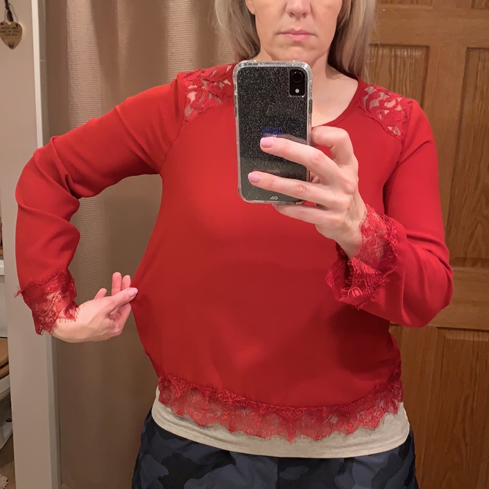 GORGEOUS deep red top w eyelash lace - Picture 7 of 9